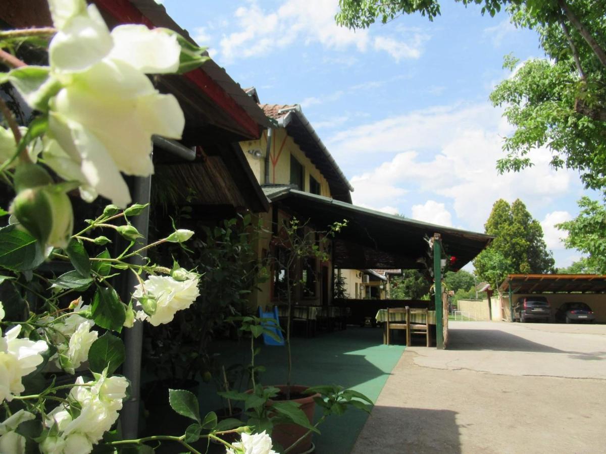 Fogado Hotel ปาลิช ภายนอก รูปภาพ